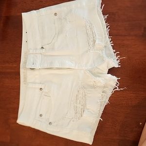 White distressed AE high rise shorts